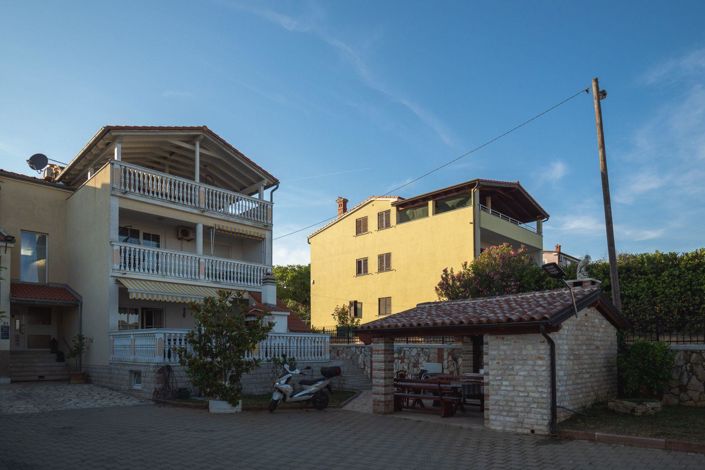 Image No.3-7 Bed Property for sale