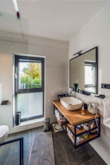 Image No.19-4 Bed Property for sale