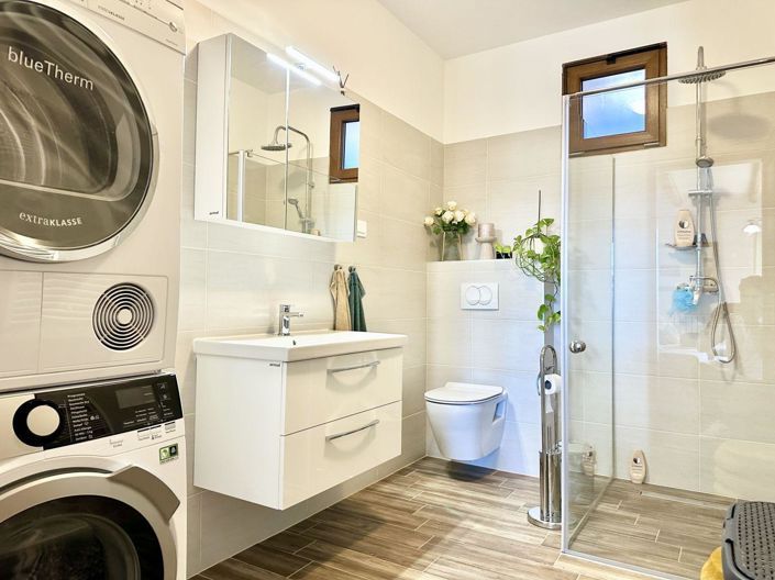 Image No.12-3 Bed Property for sale