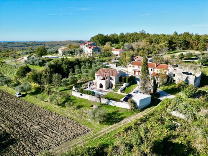 Image No.5-3 Bed Property for sale