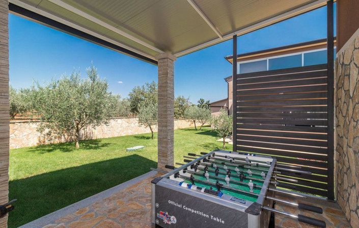 Image No.18-10 Bed Property for sale