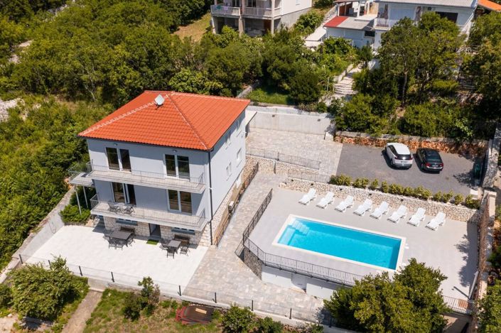 Image No.1-Propriété de 8 chambres à vendre à Croatie