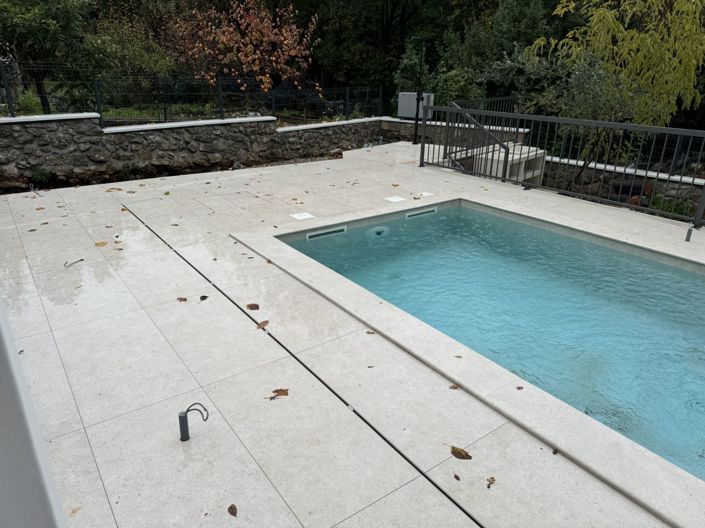 Image No.2-5 Bed Property for sale