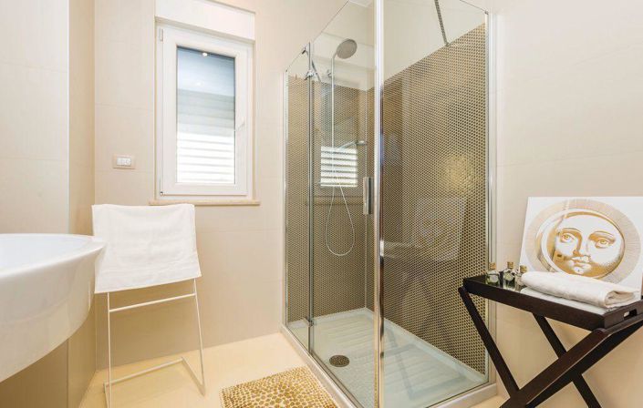 Image No.11-4 Bed Property for sale