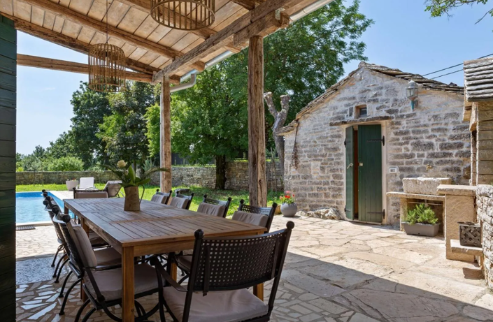 Image No.12-4 Bed Property for sale