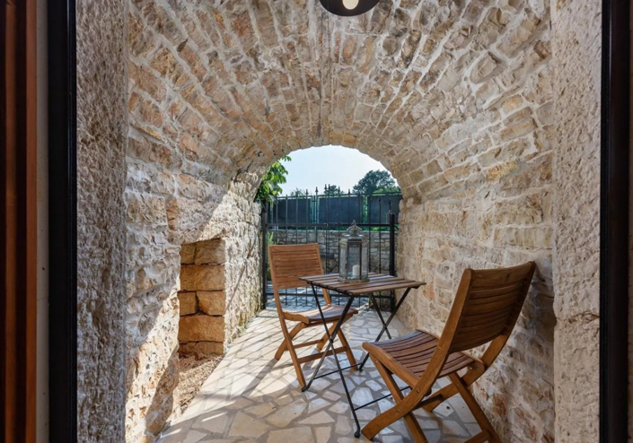 Image No.14-4 Bed Property for sale