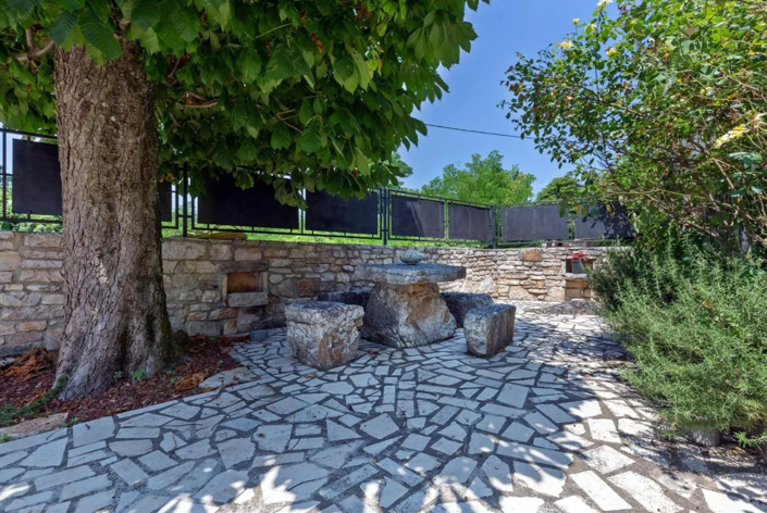 Image No.7-4 Bed Property for sale