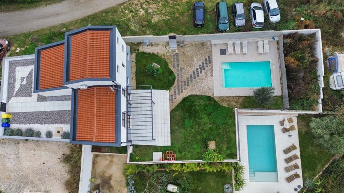 Image No.2-4 Bed Property for sale