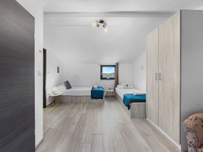 Image No.23-4 Bed Property for sale