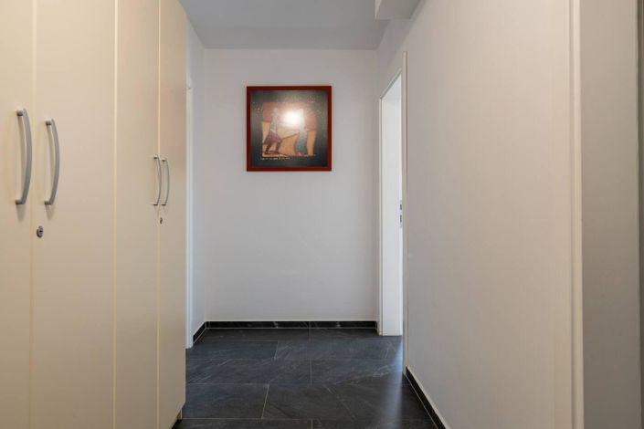 Image No.12-15 Bed Property for sale