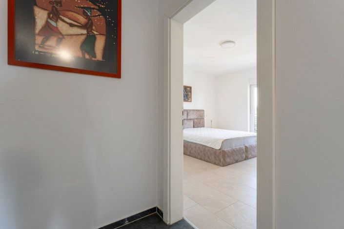 Image No.13-15 Bed Property for sale