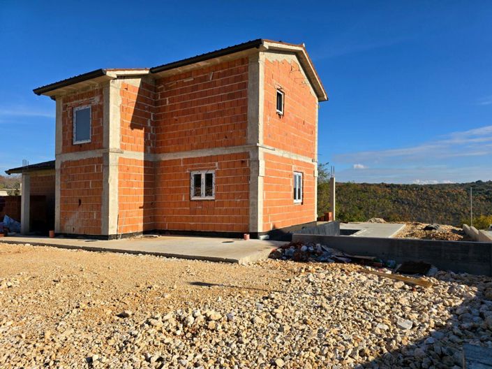 Image No.8-3 Bed Property for sale