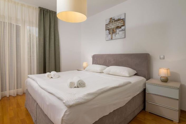 Image No.25-5 Bed Property for sale