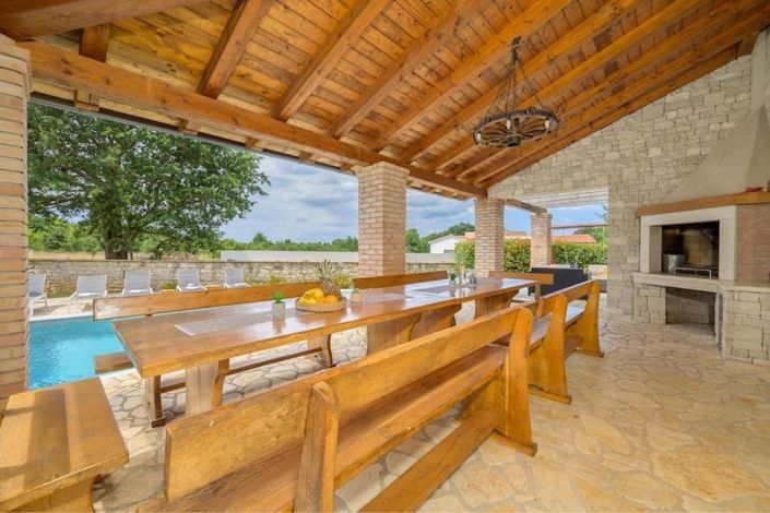 Image No.7-5 Bed Property for sale