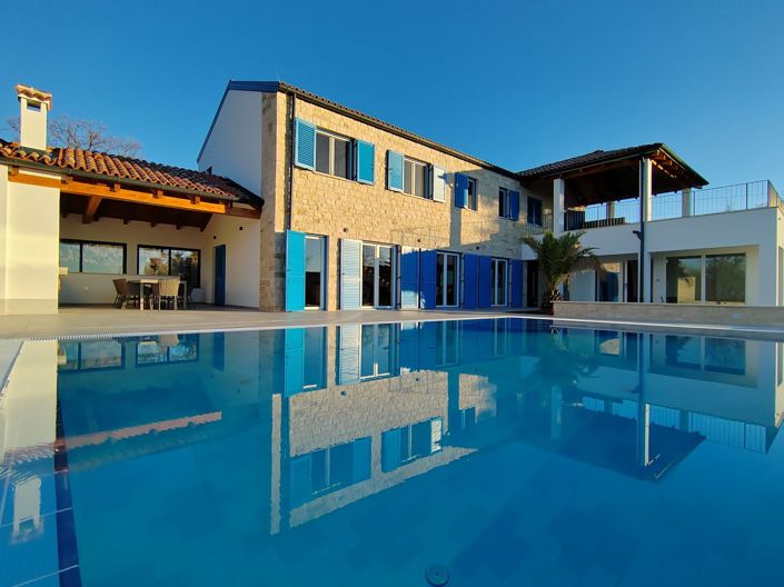 Image No.1-Propriété de 4 chambres à vendre à Višnjan