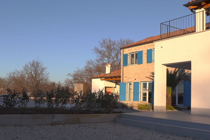 Image No.10-4 Bed Property for sale