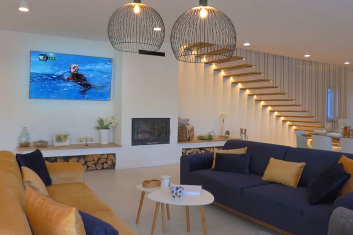 Image No.17-4 Bed Property for sale