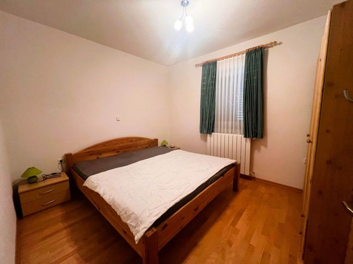 Image No.11-7 Bed Property for sale