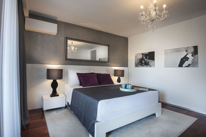 Image No.18-9 Bed Property for sale