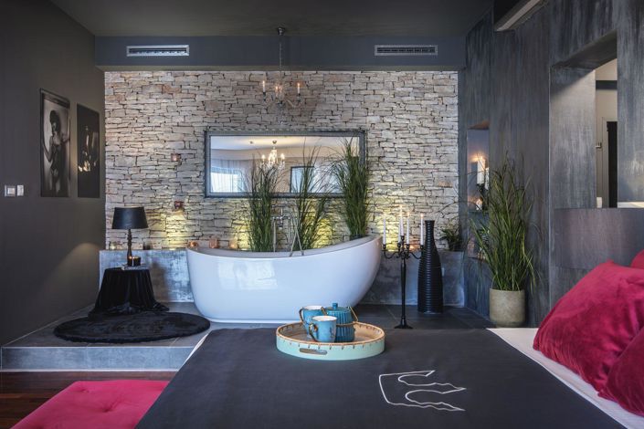 Image No.22-9 Bed Property for sale