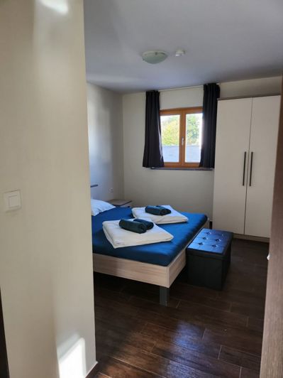 Image No.17-7 Bed Property for sale