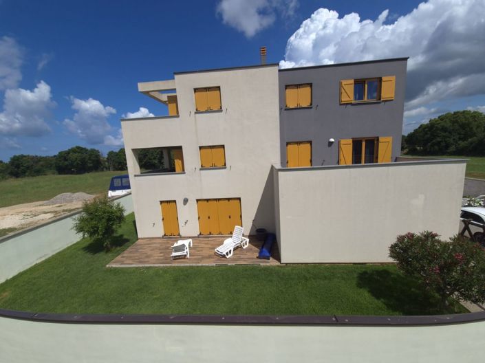 Image No.2-7 Bed Property for sale