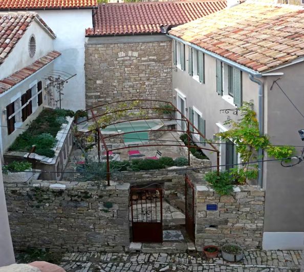 Image No.1-Propriété de 4 chambres à vendre à Oprtalj