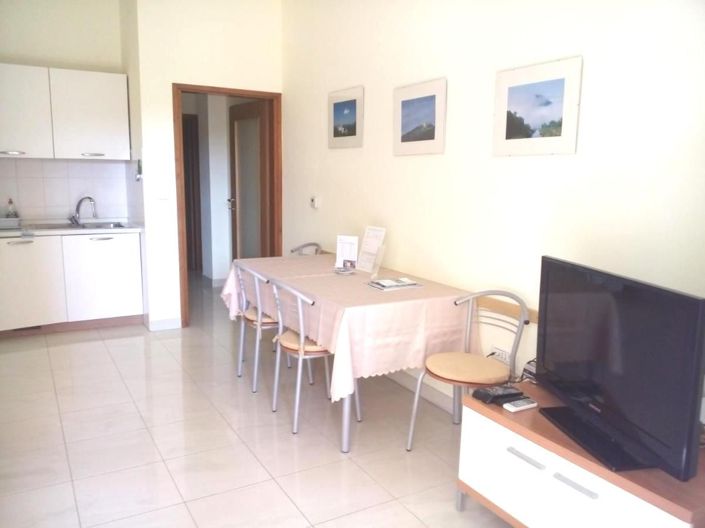 Image No.15-8 Bed Property for sale