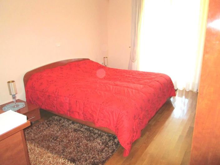 Image No.5-8 Bed Property for sale