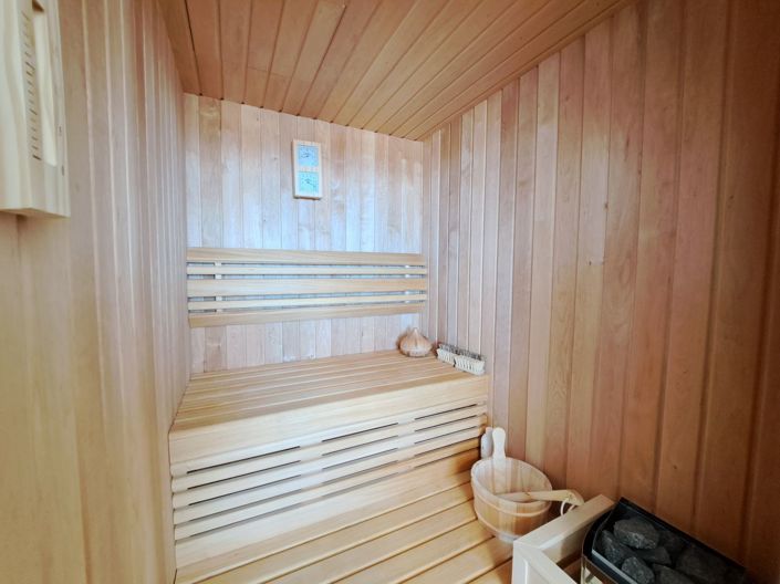 Image No.18-4 Bed Property for sale