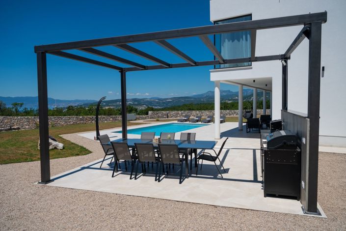 Image No.2-4 Bed Property for sale