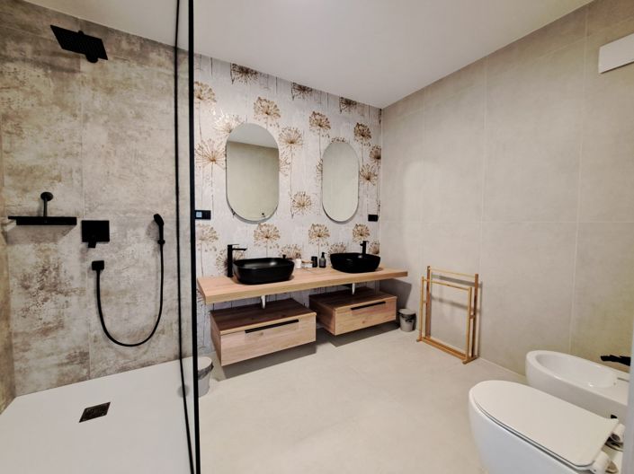 Image No.21-4 Bed Property for sale