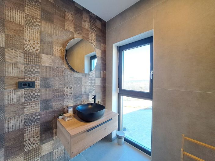 Image No.22-4 Bed Property for sale