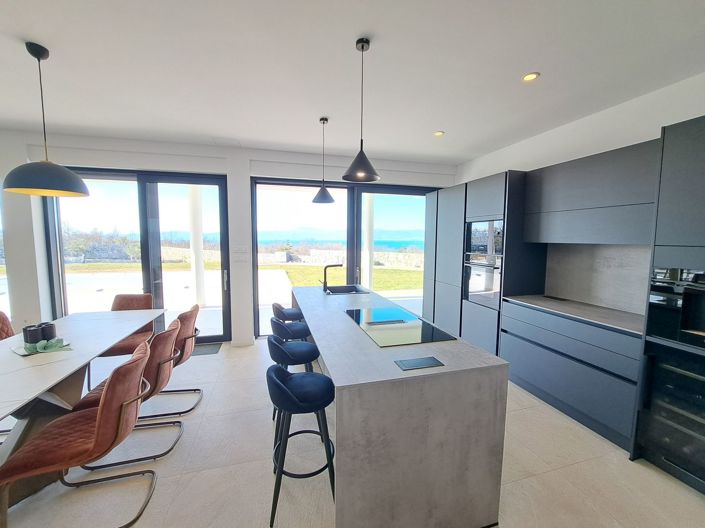 Image No.7-4 Bed Property for sale