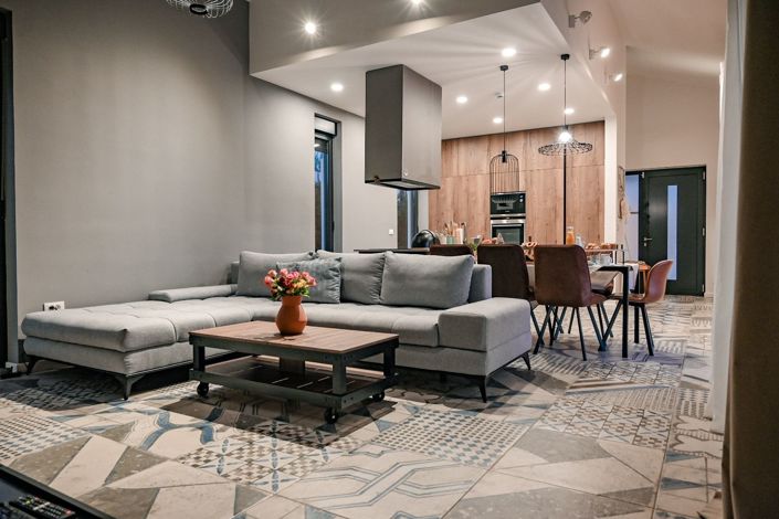 Image No.11-3 Bed Property for sale