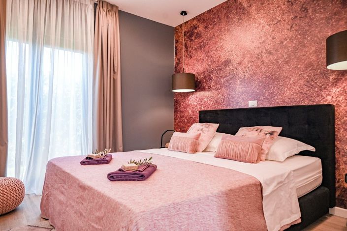 Image No.20-3 Bed Property for sale