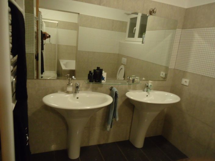 Image No.16-11 Bed Property for sale