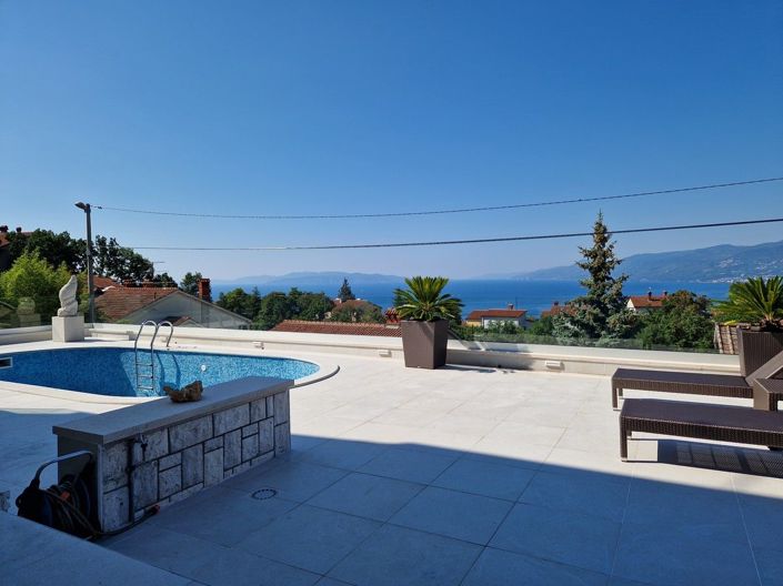 Image No.3-11 Bed Property for sale