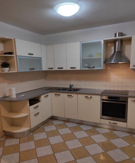 Image No.8-11 Bed Property for sale