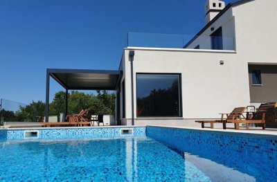 1 - Kostrena, Propriété