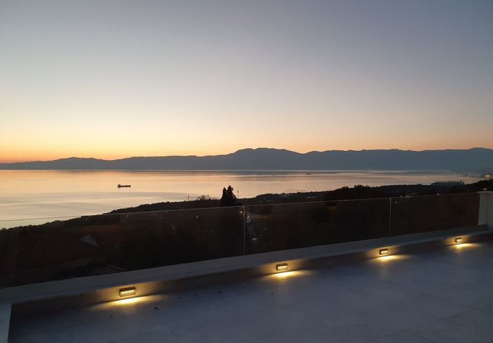 Image No.5-Propriété de 4 chambres à vendre à Kostrena