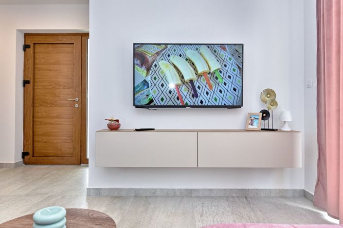 Image No.15-3 Bed Property for sale