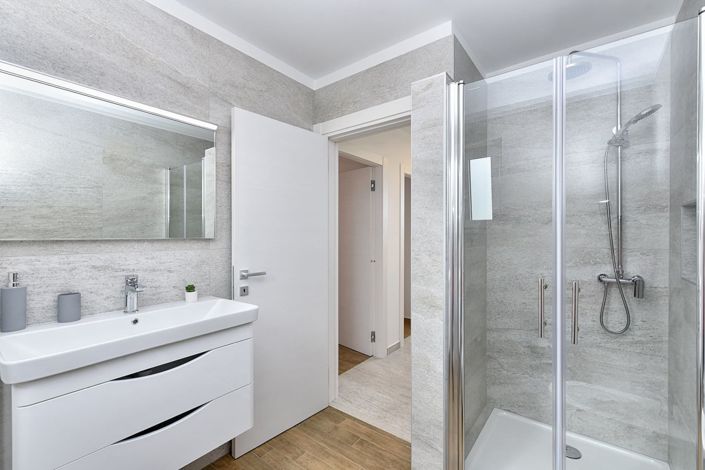 Image No.23-3 Bed Property for sale