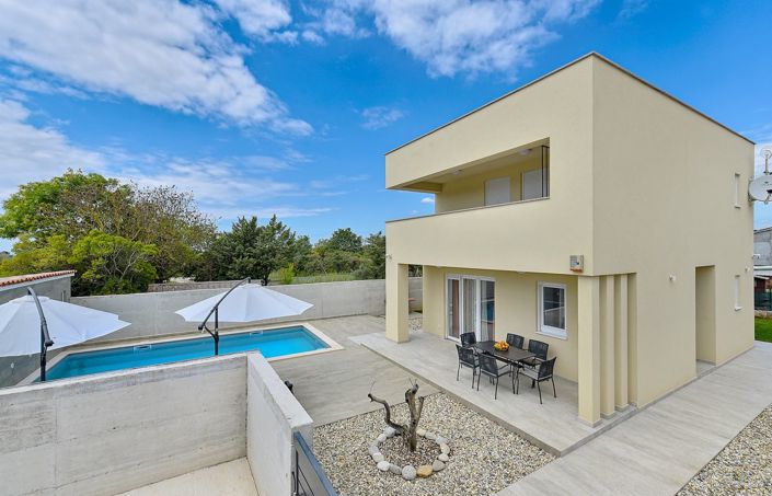 Image No.7-3 Bed Property for sale