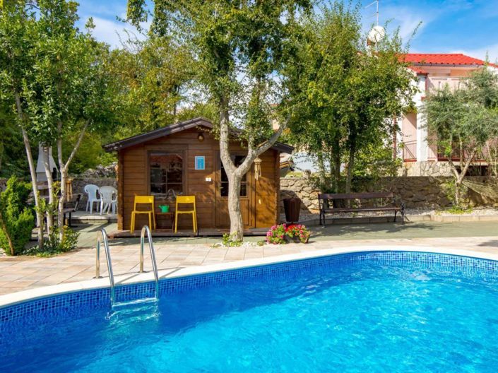 Image No.6-8 Bed Property for sale