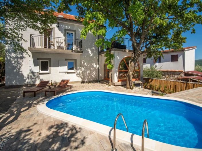 Image No.7-8 Bed Property for sale
