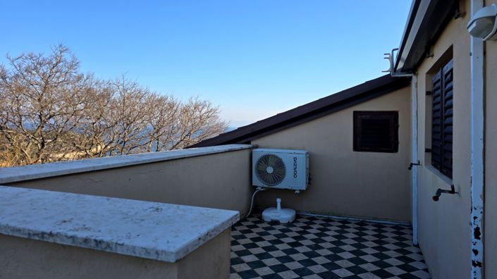 Image No.4-12 Bed Property for sale