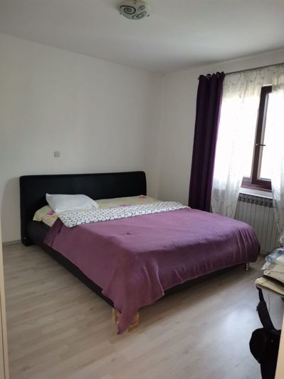 Image No.10-6 Bed Property for sale