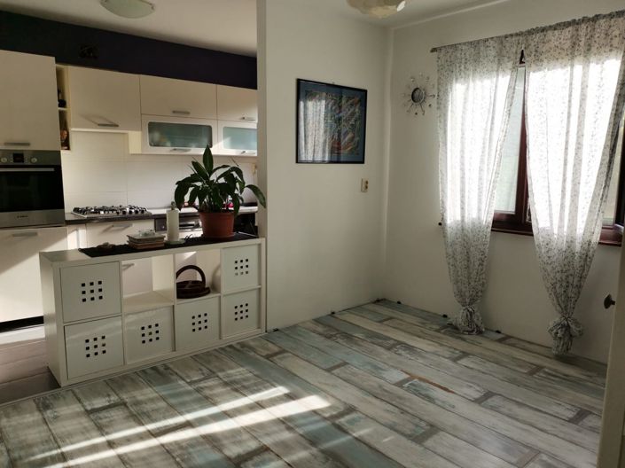 Image No.15-6 Bed Property for sale