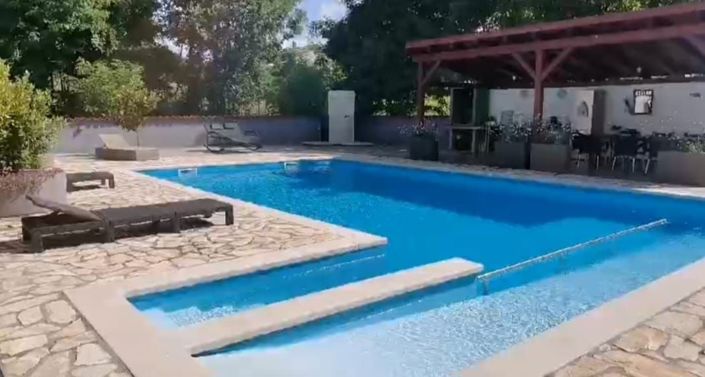 Image No.9-6 Bed Property for sale